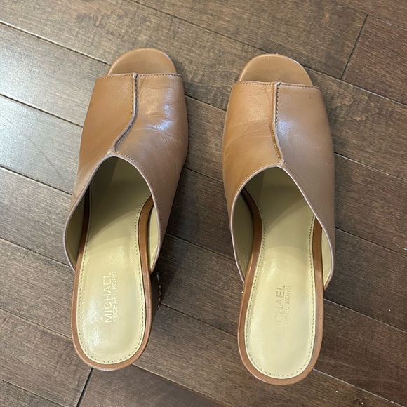 Michael Kors block heel mules - Picture 4 of 10